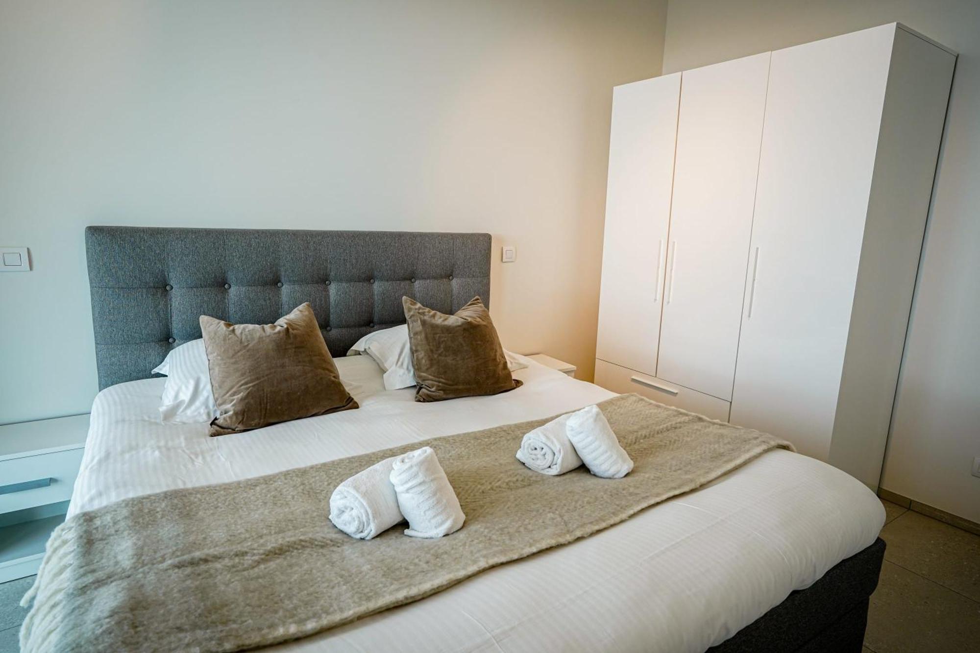 Huswell - Beautiful Apartment With Communal Pool And Gym Ostende Exterior foto