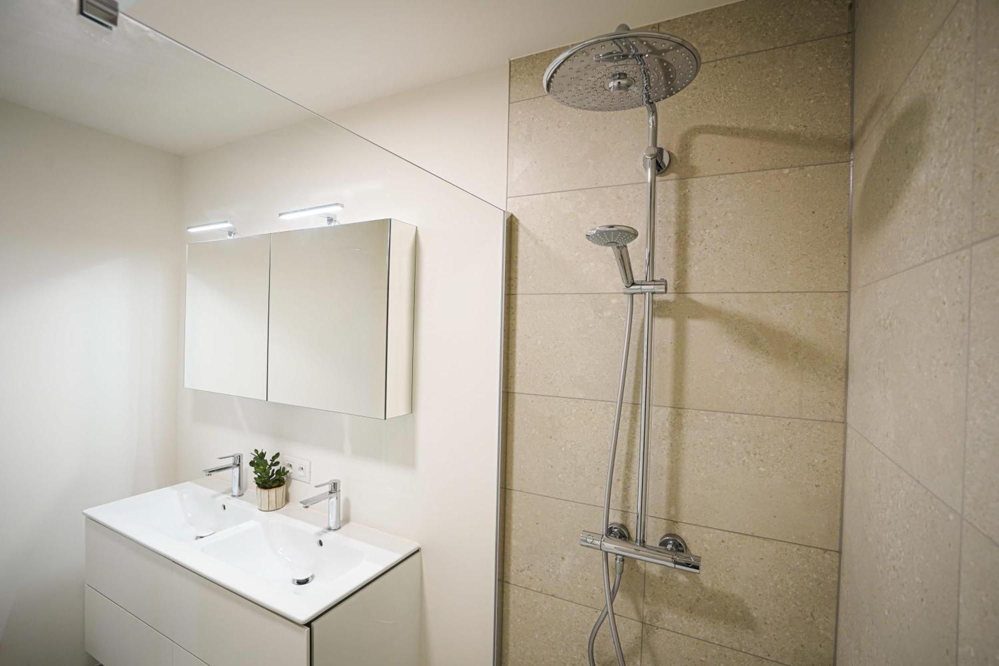 Huswell - Beautiful Apartment With Communal Pool And Gym Ostende Exterior foto
